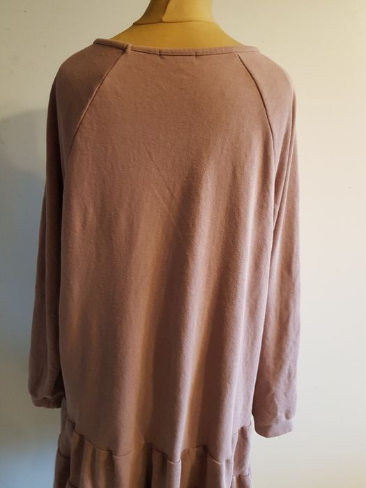 Łużna dresową sukienka Reserved 42