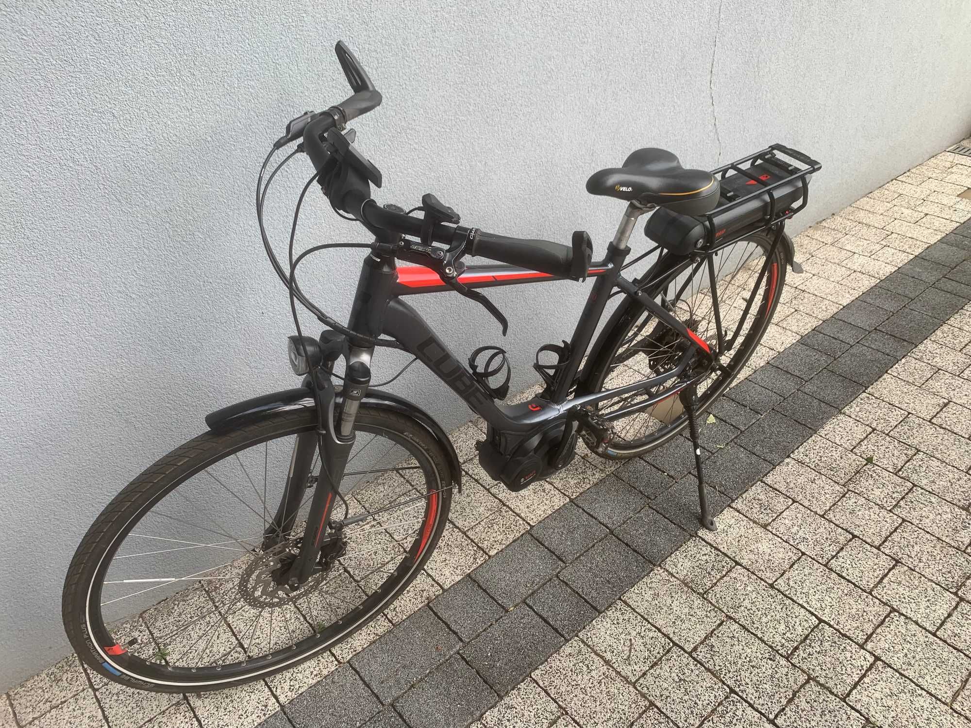 cube touring hybrid elektryczny rower trekkingowy bosch performance