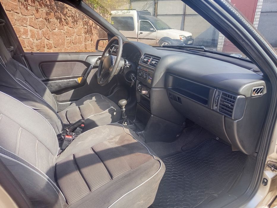 Продам Опель вектра А