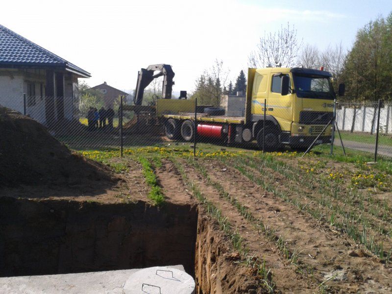 Szamba Szambo betonowe kanalizacja Transport Montaż Koparka dojazd