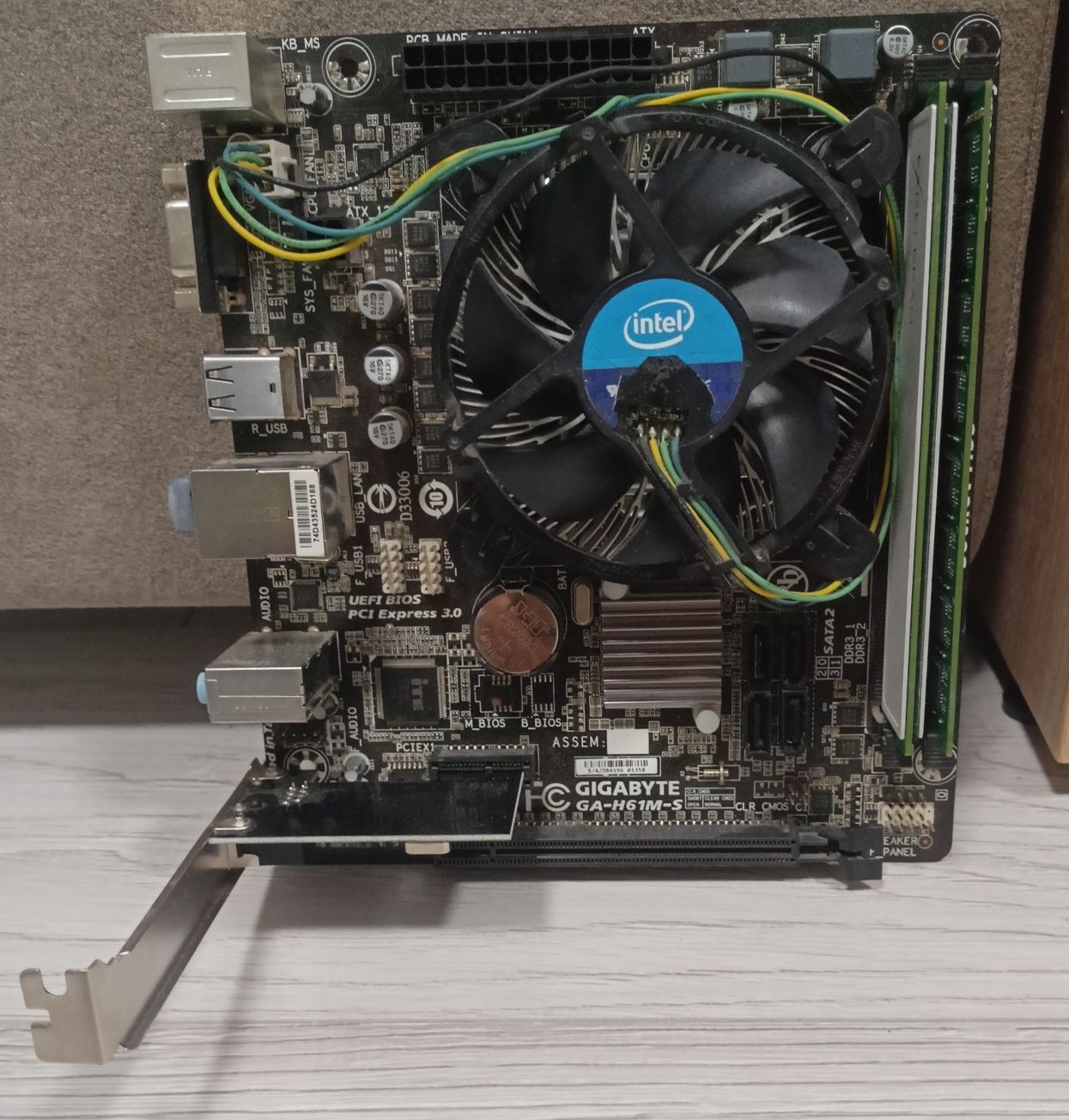 Комплект Gigabyte GA-H61M-S+Xeon 1220v2+8GB DDR3