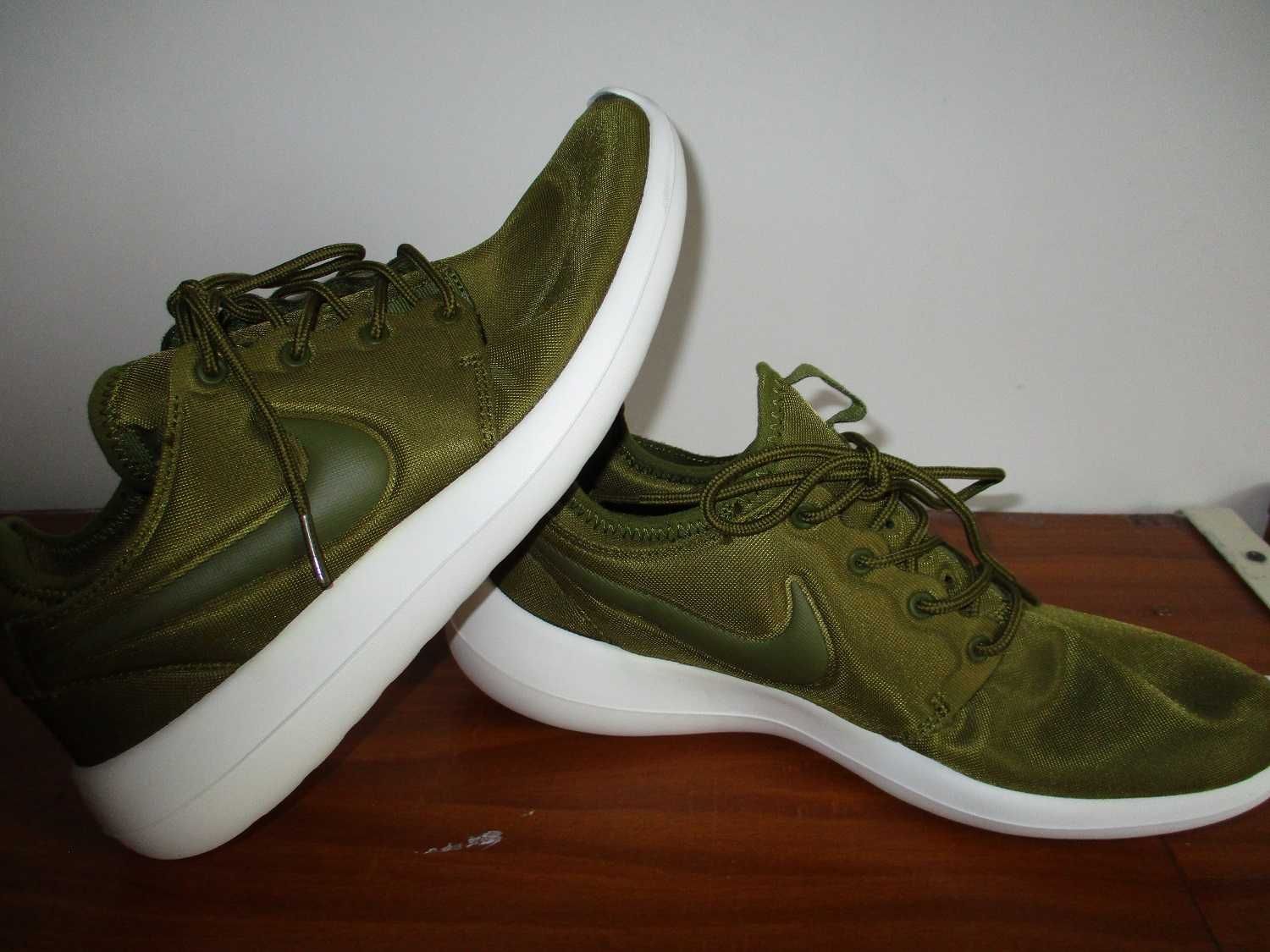 защитные кроссовки Nike