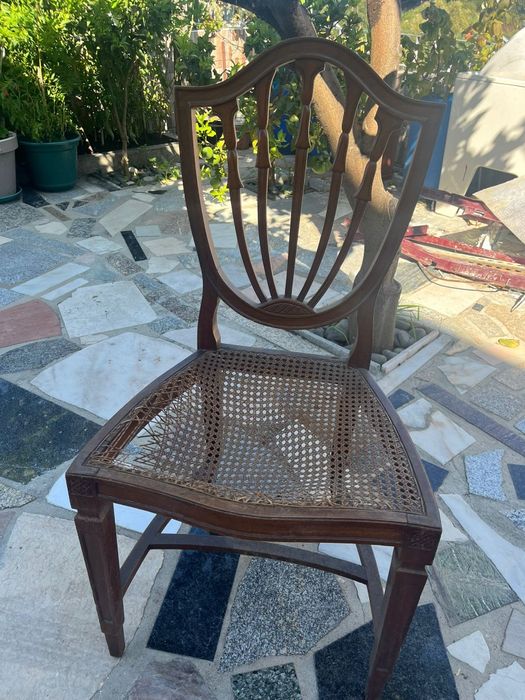 Cadeiras antigas de palhinha e outras