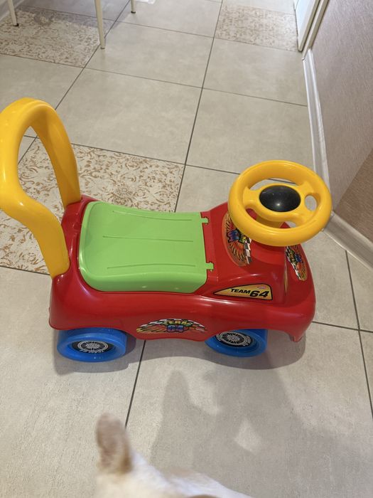 Машинка для дитини