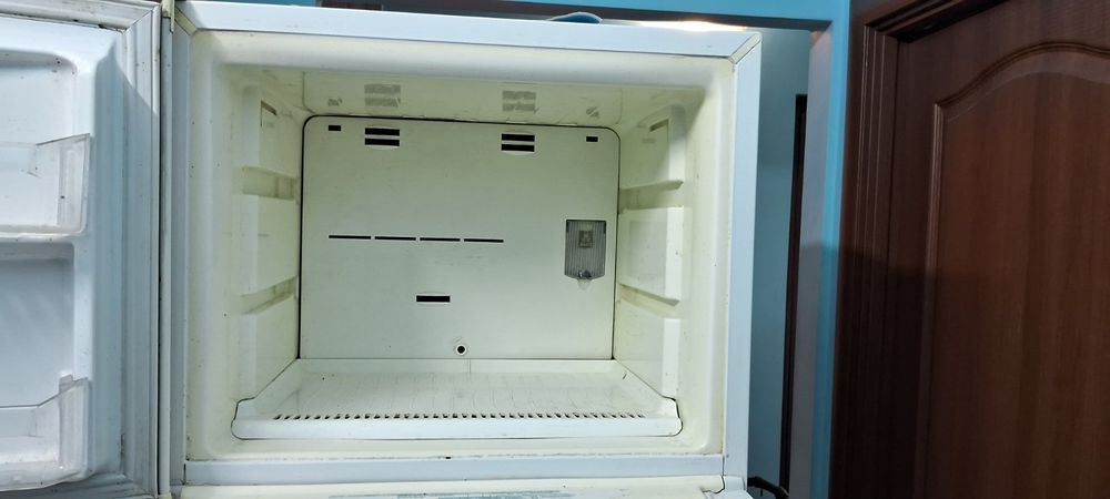 Продам холодильник Whirpool