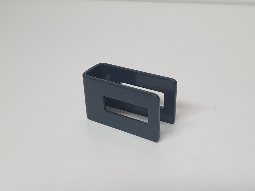 Obejmy metalowe paneli ogrodzeniowych śruby M8x25 książeczki dystanse