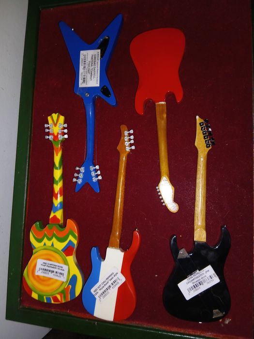 Minitura de giutarra 15 € cada