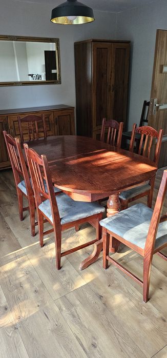 Elegancki stół z litego drewna + 8 krzeseł