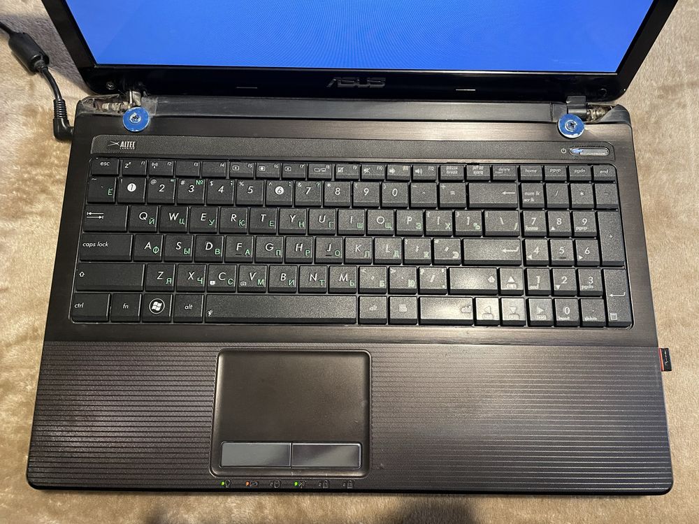 Ноутбук ASUS