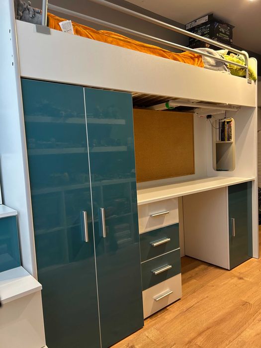 Łóżko na antresoli | Łóżko piętrowe z biurkiem i szafą