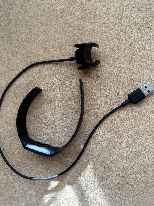 Fitbit sense versa charge3 uszkodzone
