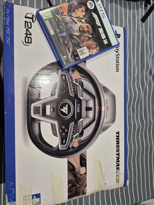 Volante thrustmaster t248+F1 2025