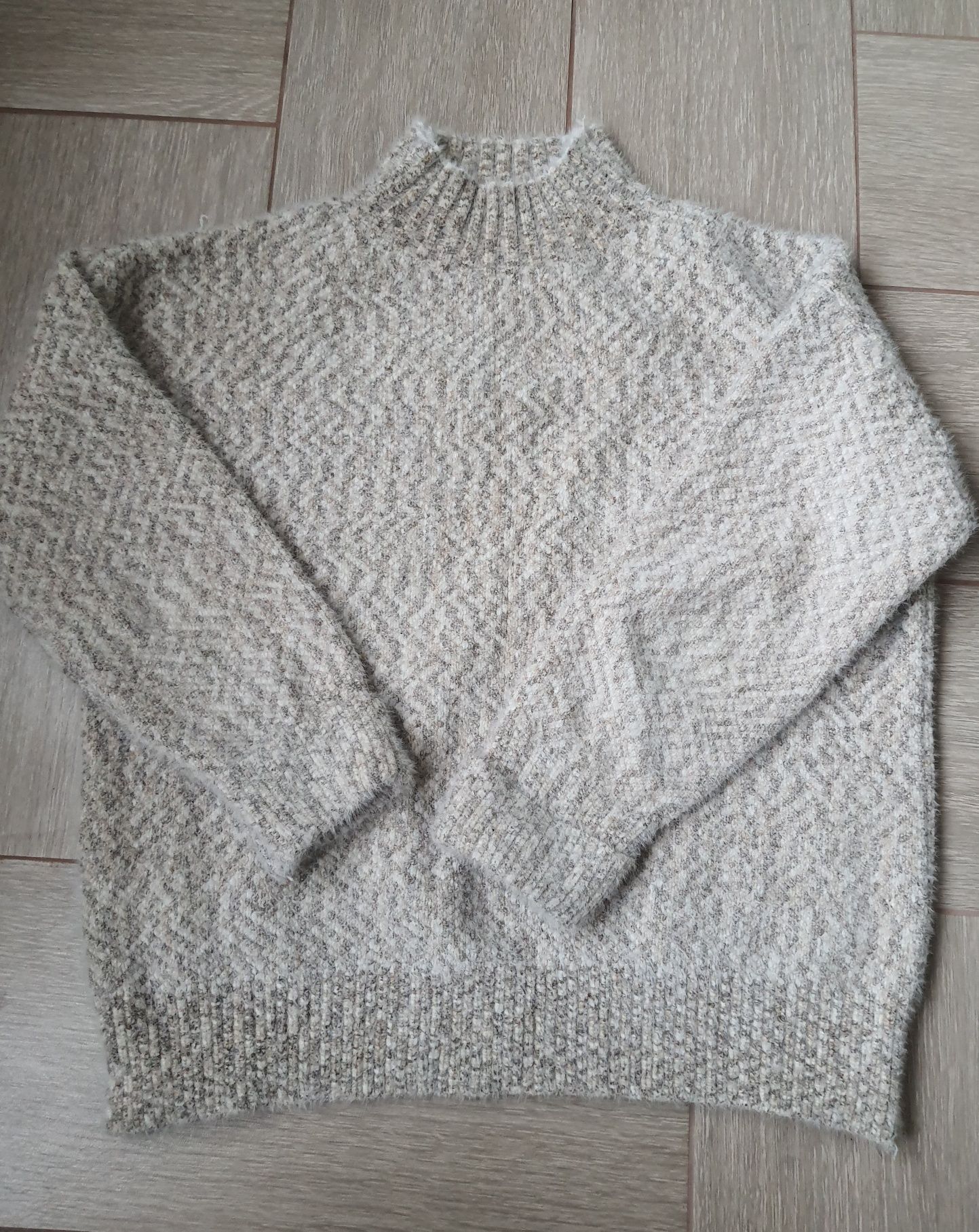 Жіночий светр, м'ягкий