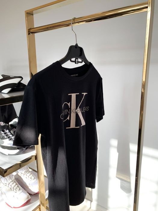 CALVIN KLEIN ОРИГІНАЛ. Жіноча або підліткова футболка чорна розмір XS