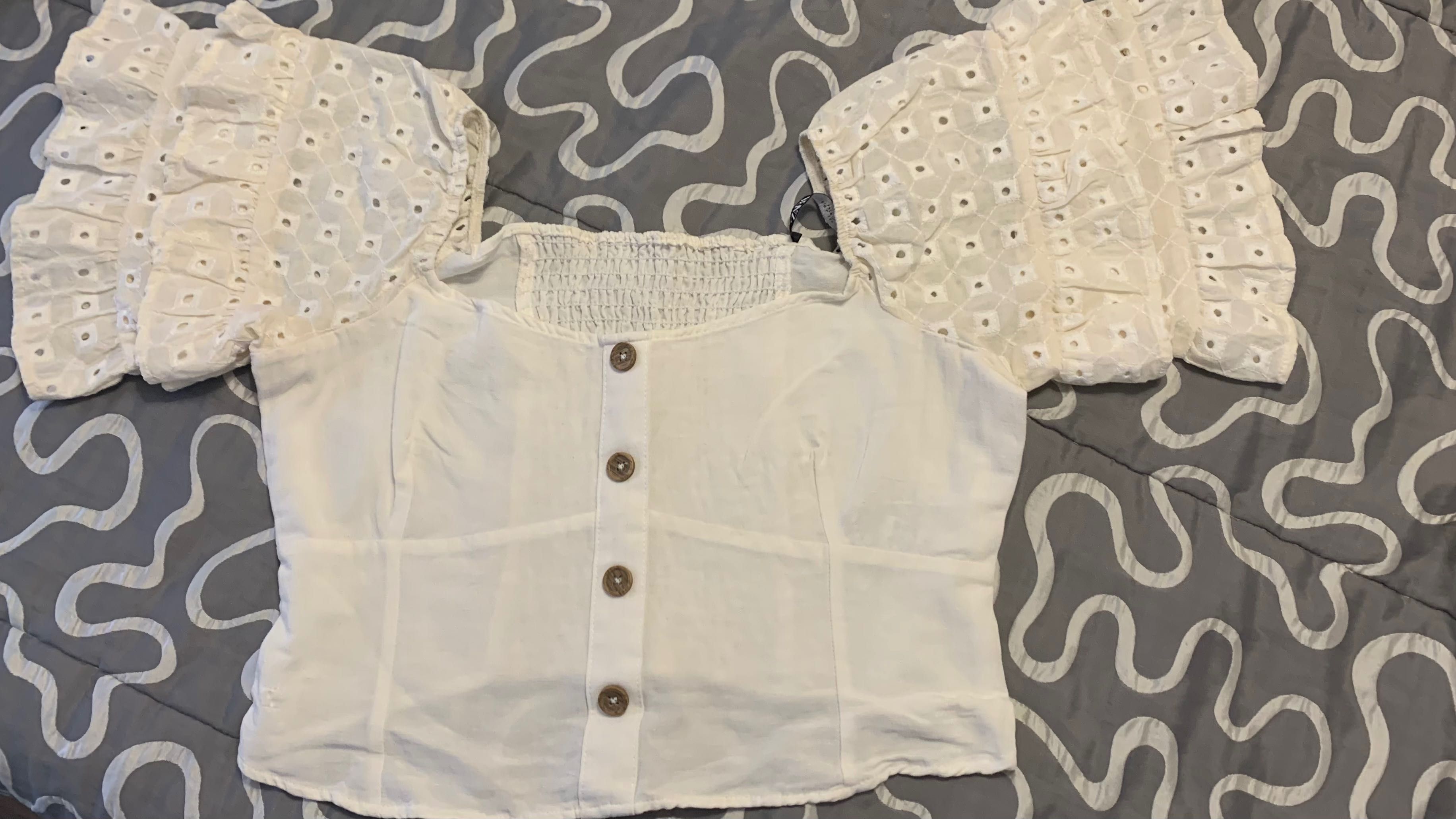 Top curto da Zara com folhos