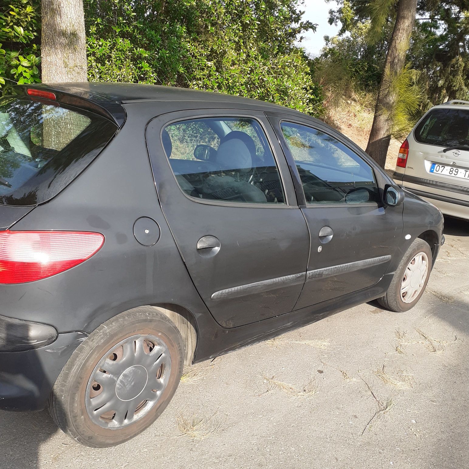 Peugeot 206 5 portas 2011.Ler Texto.