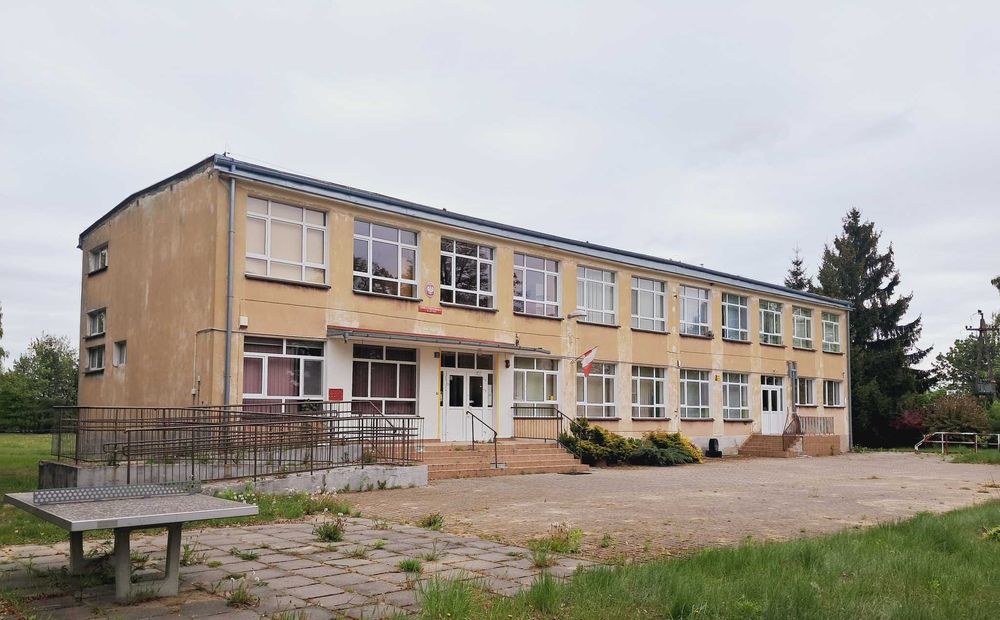 Działka zabudowana budynkiem użytkowym o pow. użytkowej 654,56 m²