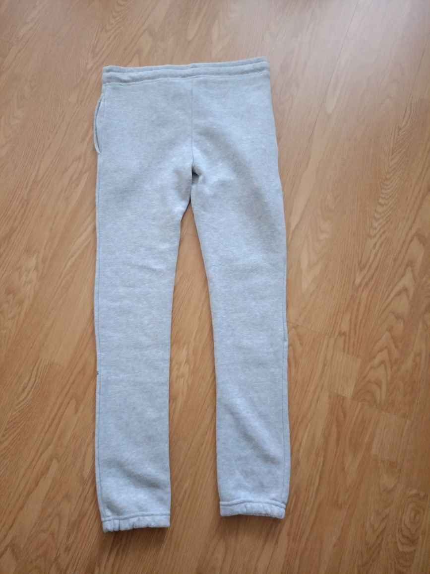 Sprzedam nowe markowe joggery dresowe S