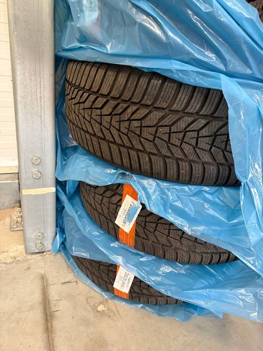 Sprzedam 4 opony 235/50R19  Hankook Icept Evo 3 zimowe rok 2024