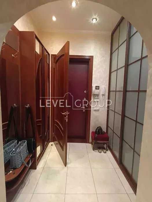 3 кім сталінка на Печерську вул Князів Острозьких (Московська) 37/2