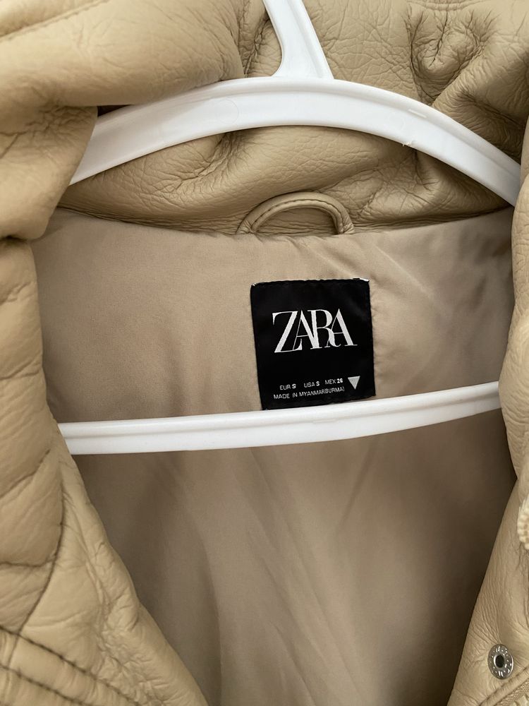 Куртка Zara бежева