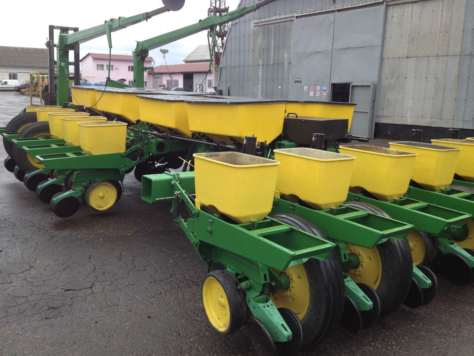Сеялка пропашная John Deere 7000/7200 8/16рядн. из США в наличии