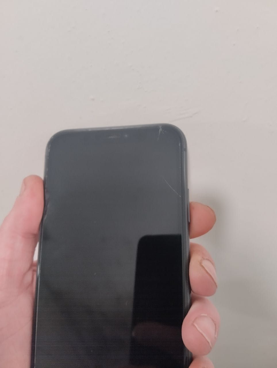 iPhone 11  4/64 black
