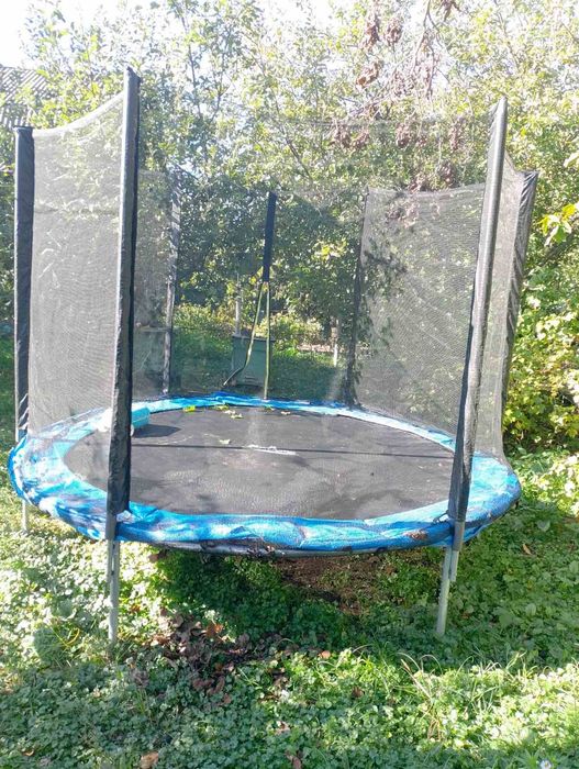 Дитячий садовий батут FunFit із захисною сіткою і сходами 252 см