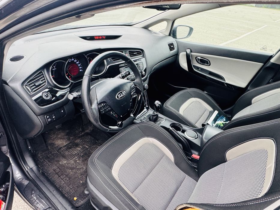Продам Kia Ceed 2015 рік 1.6 Дизель МКПП після ДТП!