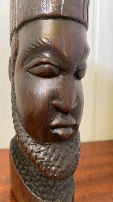Arte africana busto em madeira