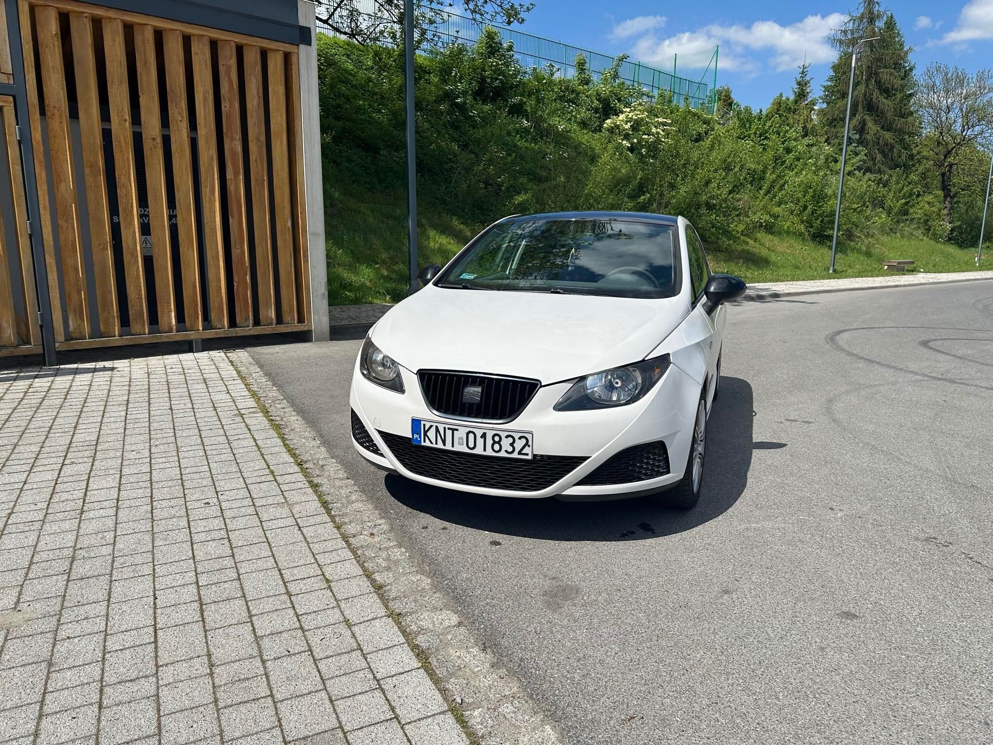 Sprzedam  SEAT IBIZA 2010