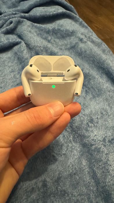 Airpods 4 anc               Apple