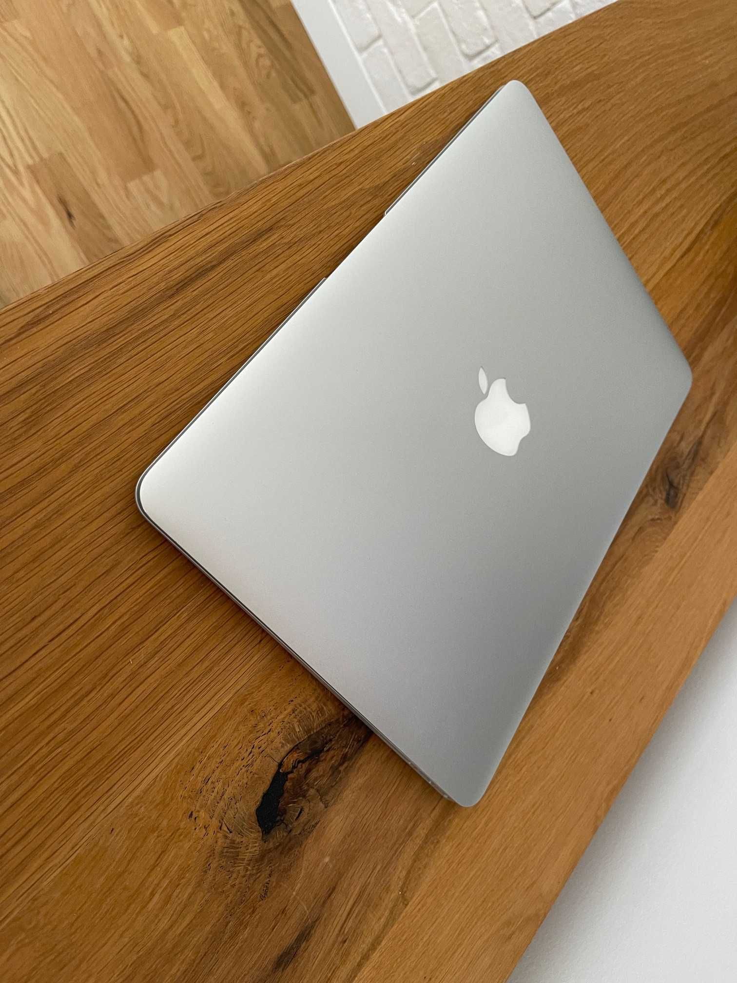 MacBook Air i5 w super stanie