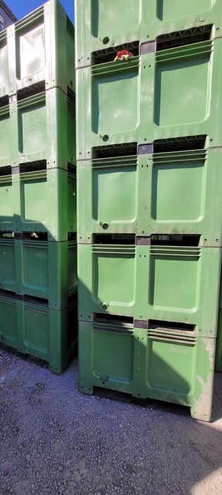 Skrzyniopalety plastikowe kisteny