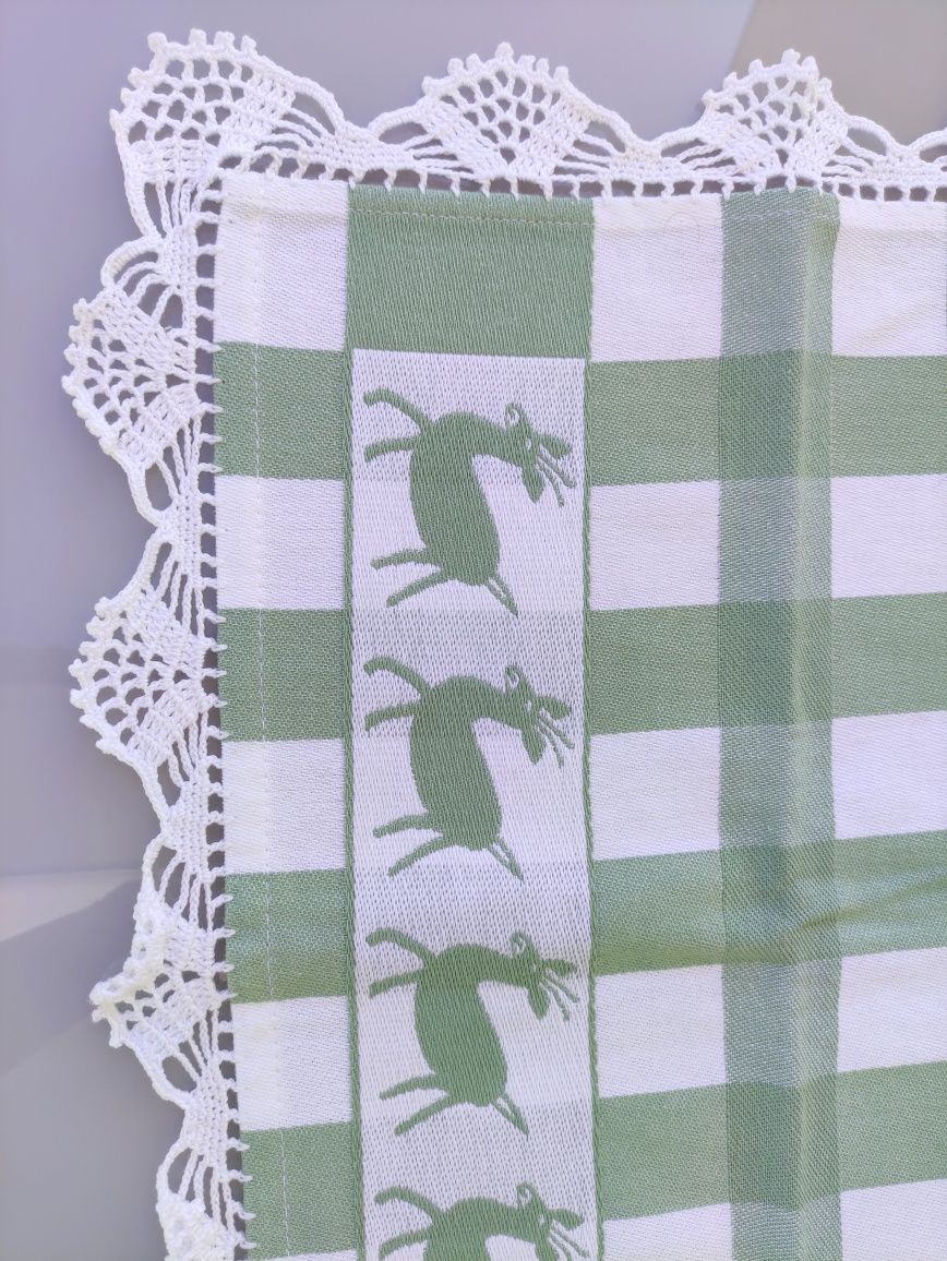 Conjunto de uma toalha e dois panos de cozinha