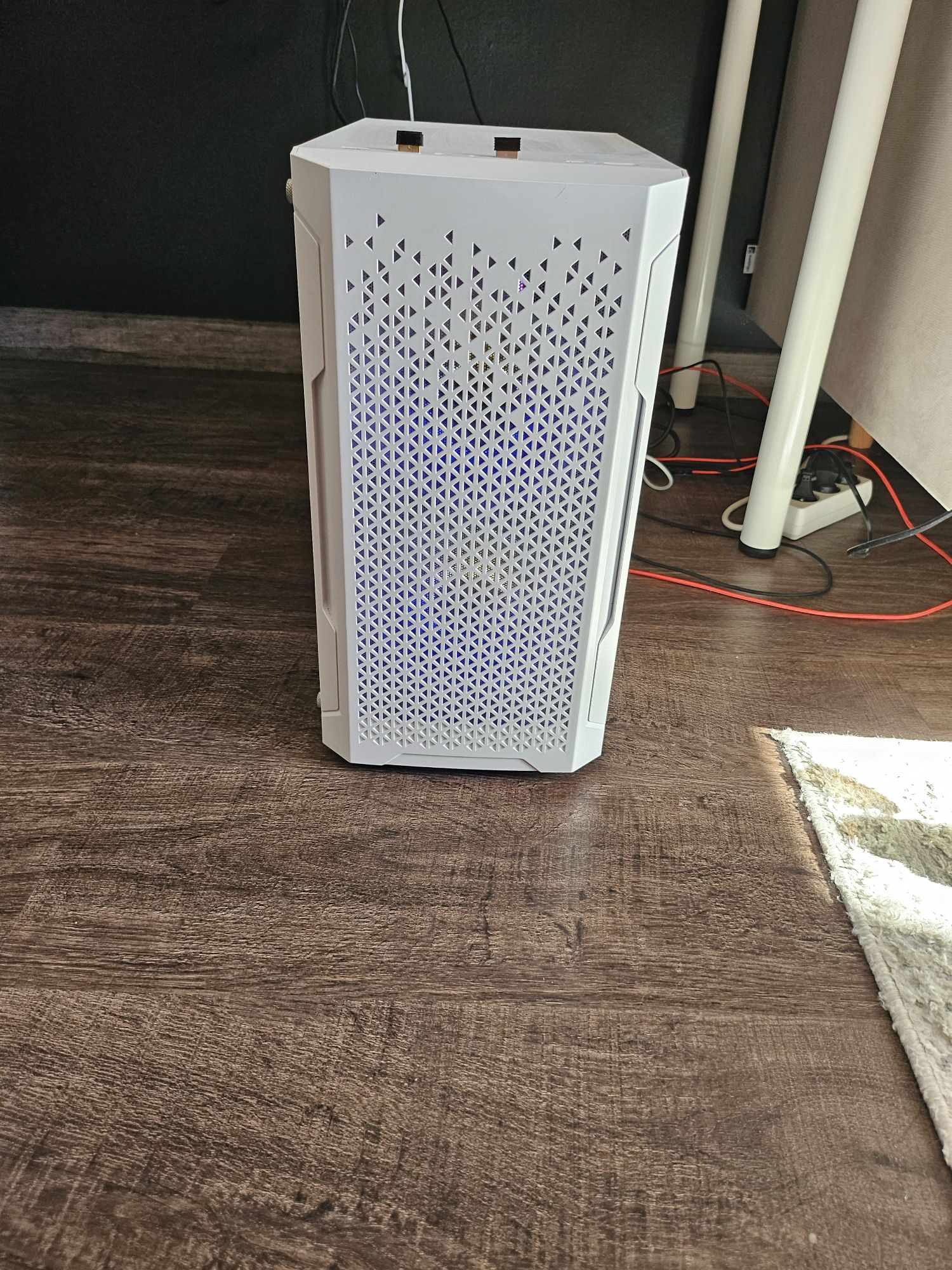 Komputer stacjonarny Ryzen 5 2600x, 16GB DDR4, DYSK 1,8TB, RX580 8GB