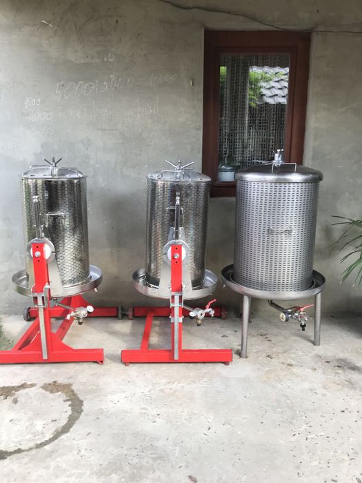 Прес пневматичний для вина та фруктів