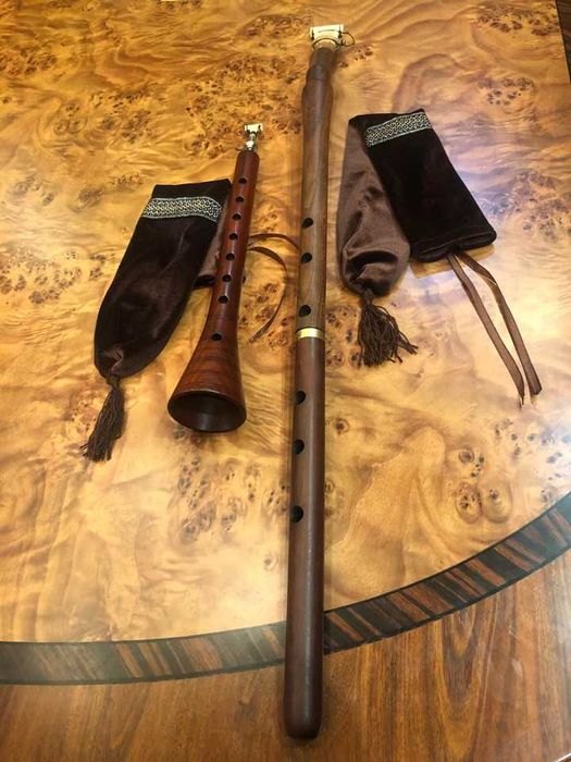 Инструменти сделани из абрикосового дерева для дачи