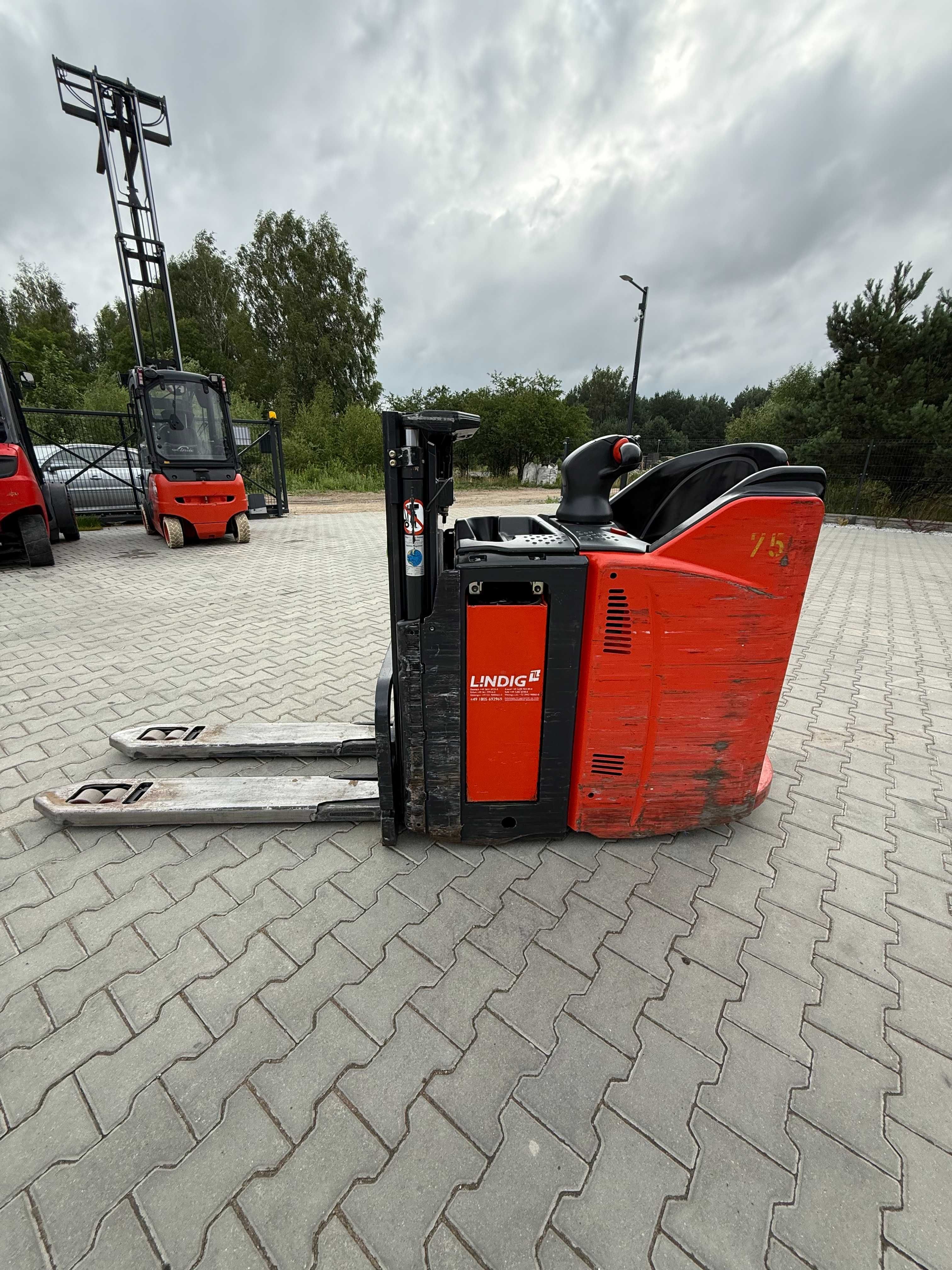 Wózek Paletowy Linde L12SP 2012 z Masztem 1,7m