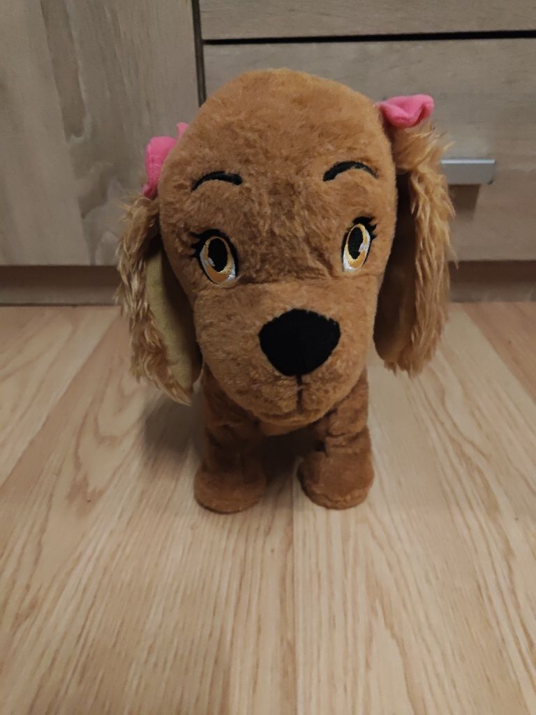 Interaktywny piesek Lucy