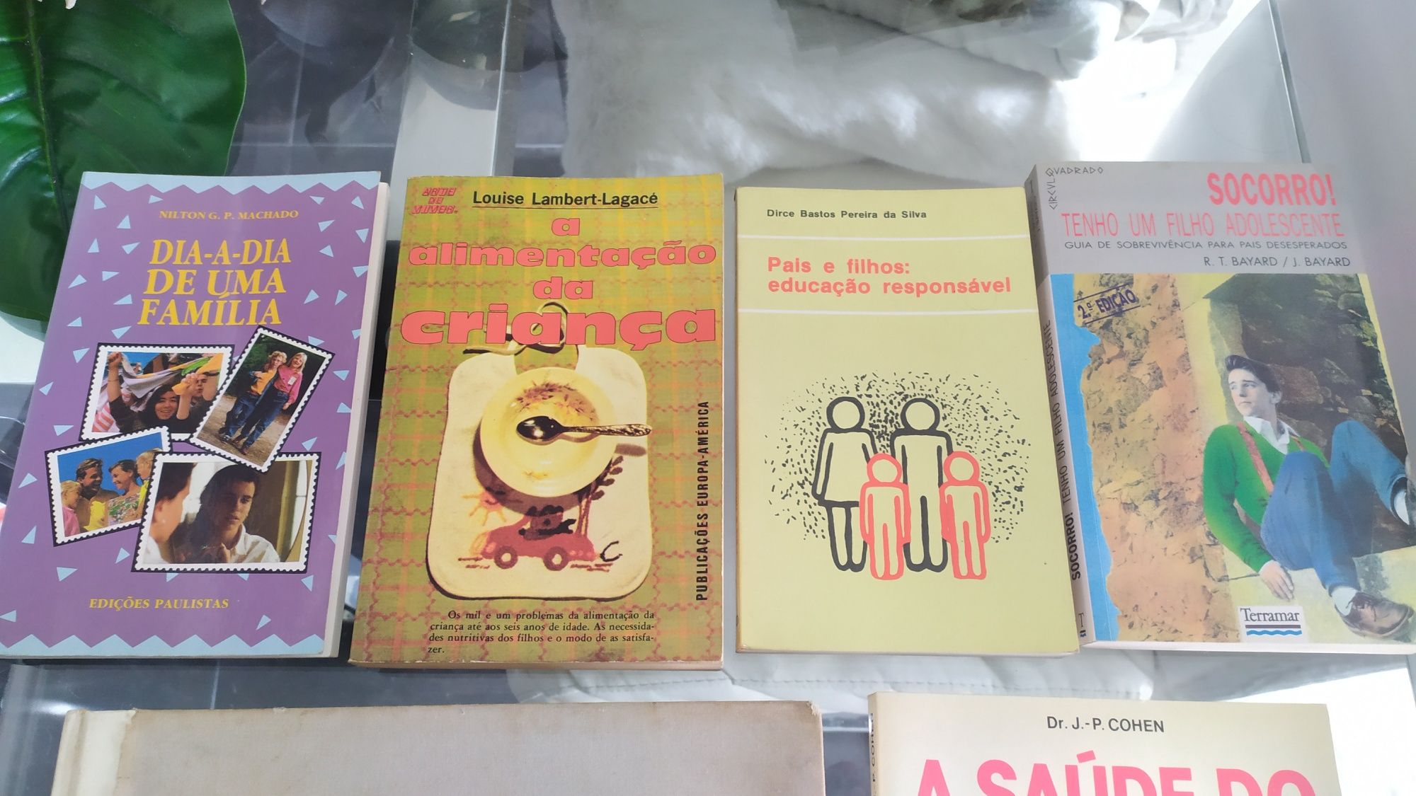 6 livros vendo á unidade vários preços