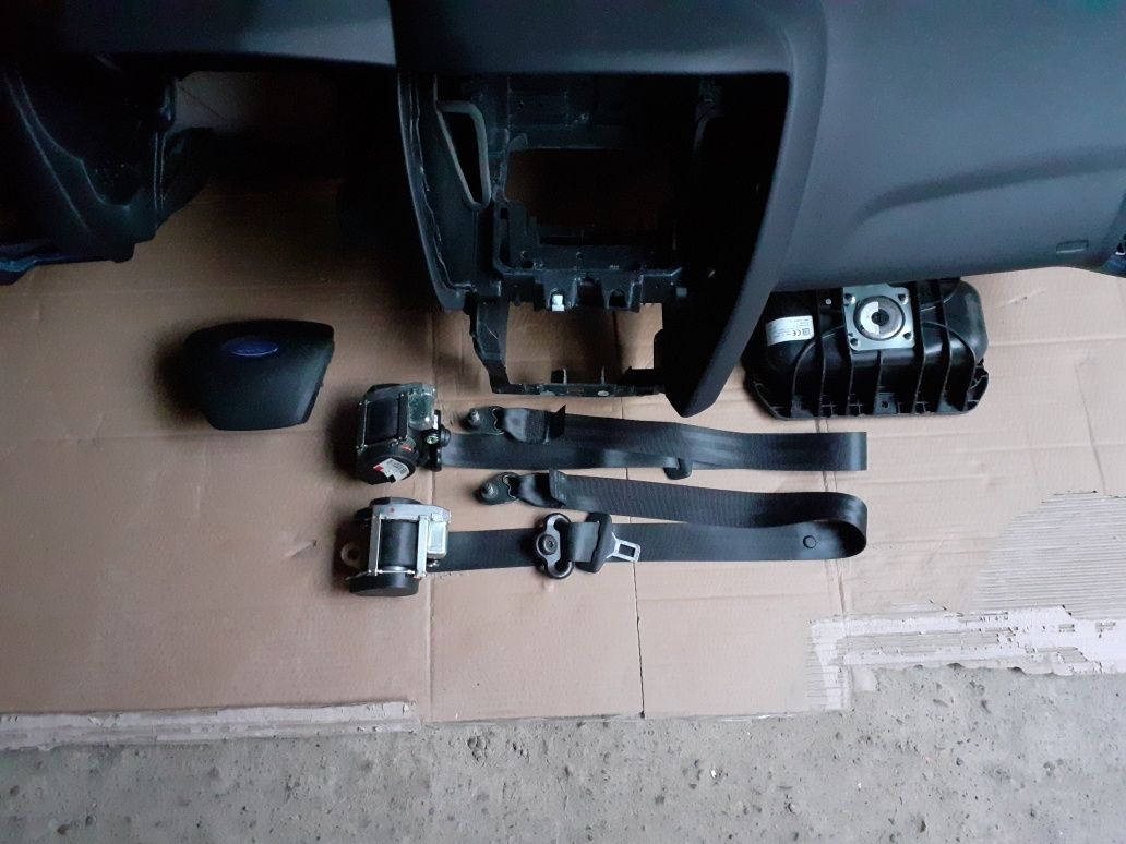 Ford Focus MK3 lift deska rozdzielcza konsola kokpit airbag pasy