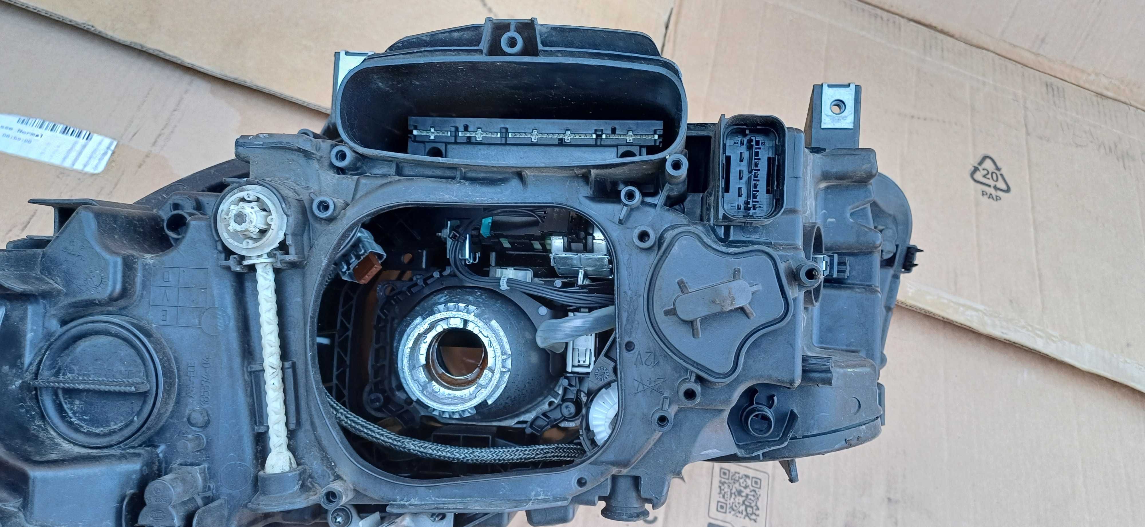 Reflektor lampa przód prawa bmw 5 f10 f11 lift  bi-xenon cała idealna