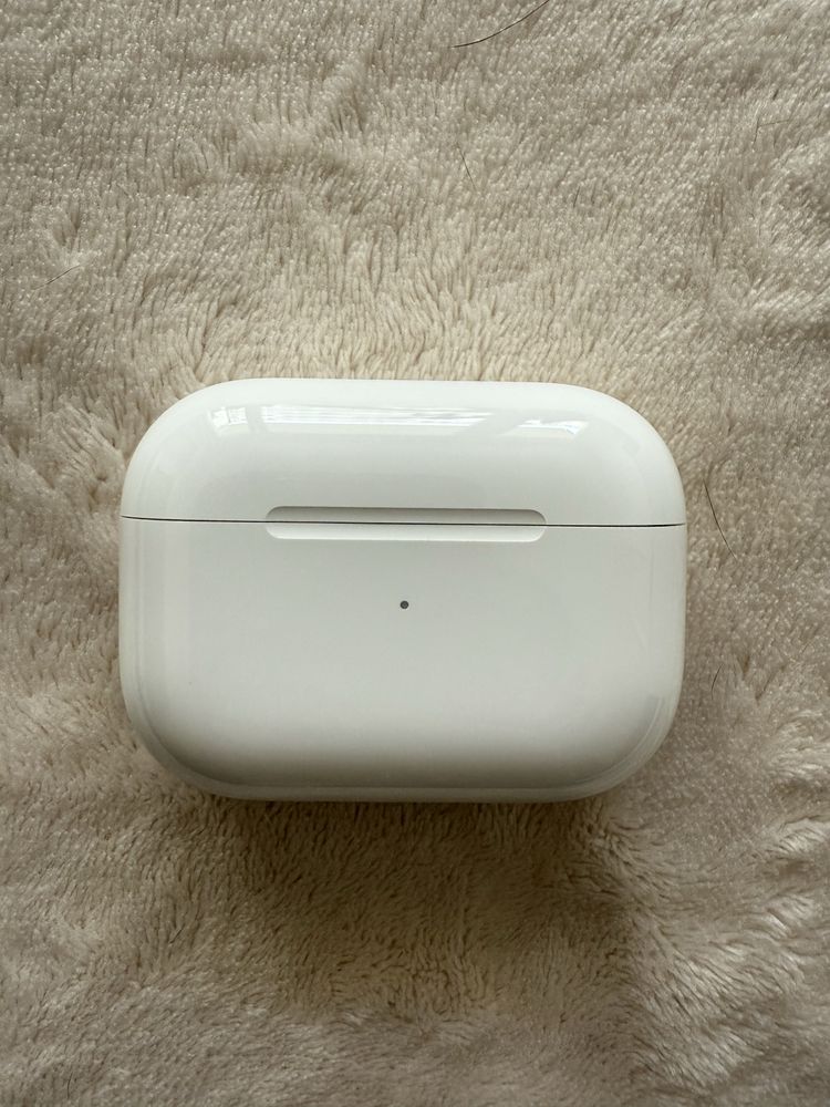 Sluchawki AirPods Pro uszkodzona jedna sluchawka