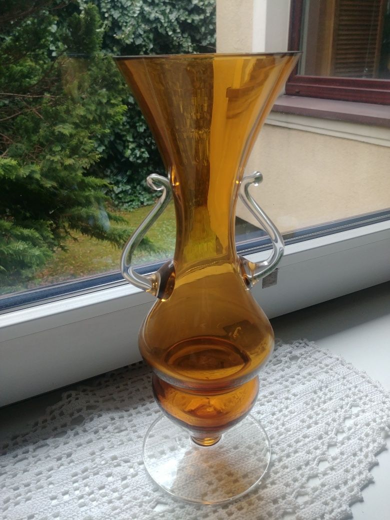 Piękny szklany wazon
