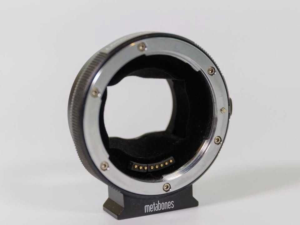 Metabones MARK IV (MB_EF-E-BT4) EF-E-mount V 0.72 Utilz ,na Sony A7 IV