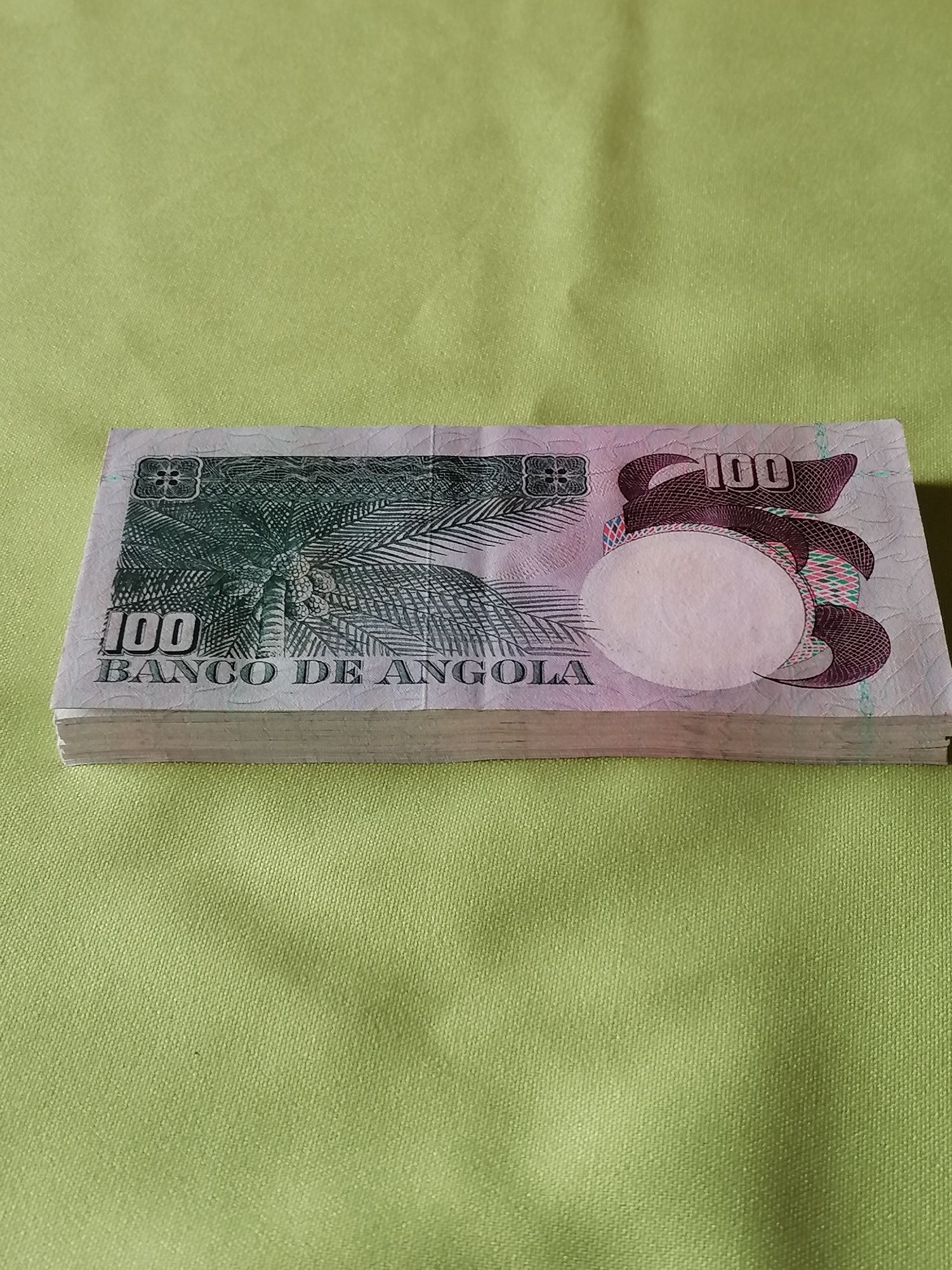 80 Notas de 100 Escudos - Angola
