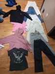 Zestaw ciuchów dla dziewczynki na 140 cm spodnie bluzy koszulki