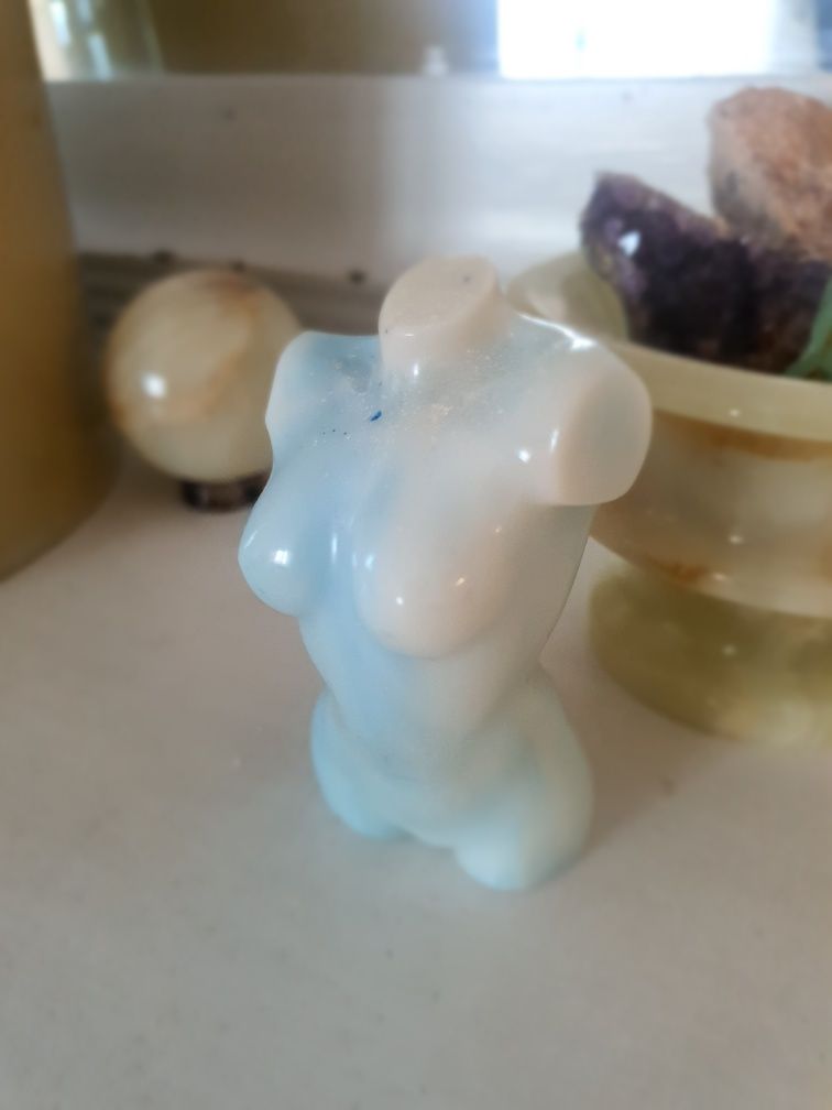 Figurka kobieta ciało body dekoracja niebieska błękitna pastelowa
