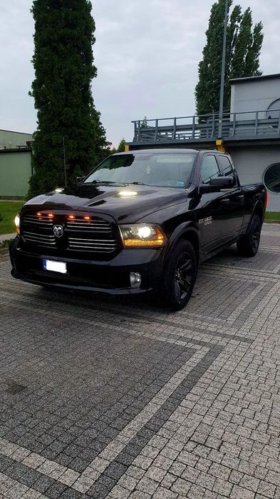 Dodge RAM RAM SPORT 5.7 LPG 270L 1Wł 4WD Auto doinwestowany